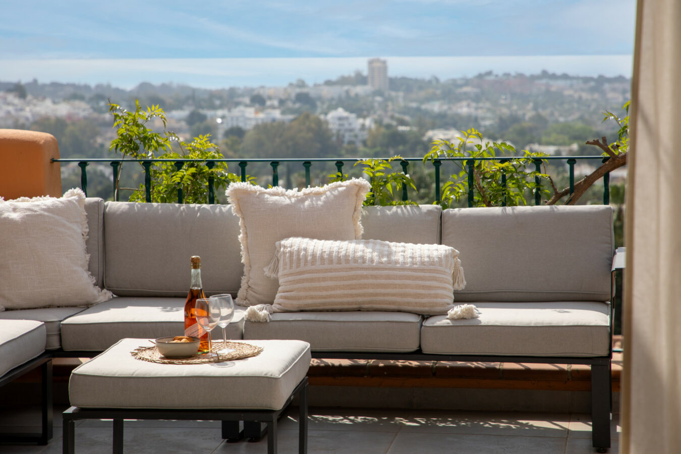 🇪🇸 For Sale  3-Bedroom Turnkey Penthouse in Nueva Andalucía, Marbella 🇪🇸