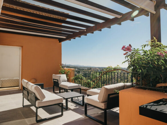 🇪🇸 For Sale  3-Bedroom Turnkey Penthouse in Nueva Andalucía, Marbella 🇪🇸