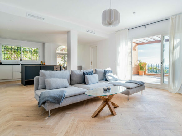🇪🇸 For Sale  3-Bedroom Turnkey Penthouse in Nueva Andalucía, Marbella 🇪🇸