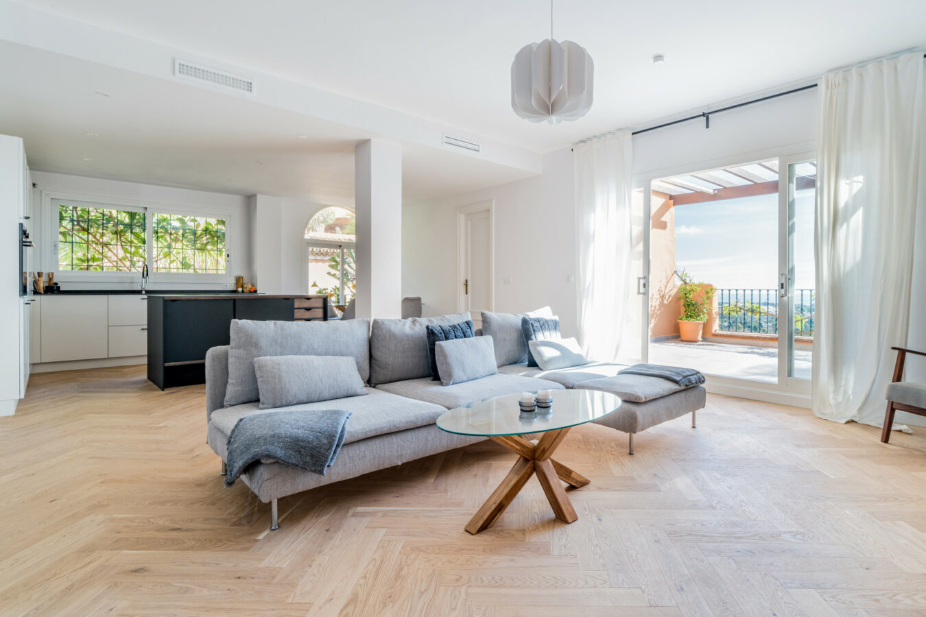 🇪🇸 For Sale  3-Bedroom Turnkey Penthouse in Nueva Andalucía, Marbella 🇪🇸