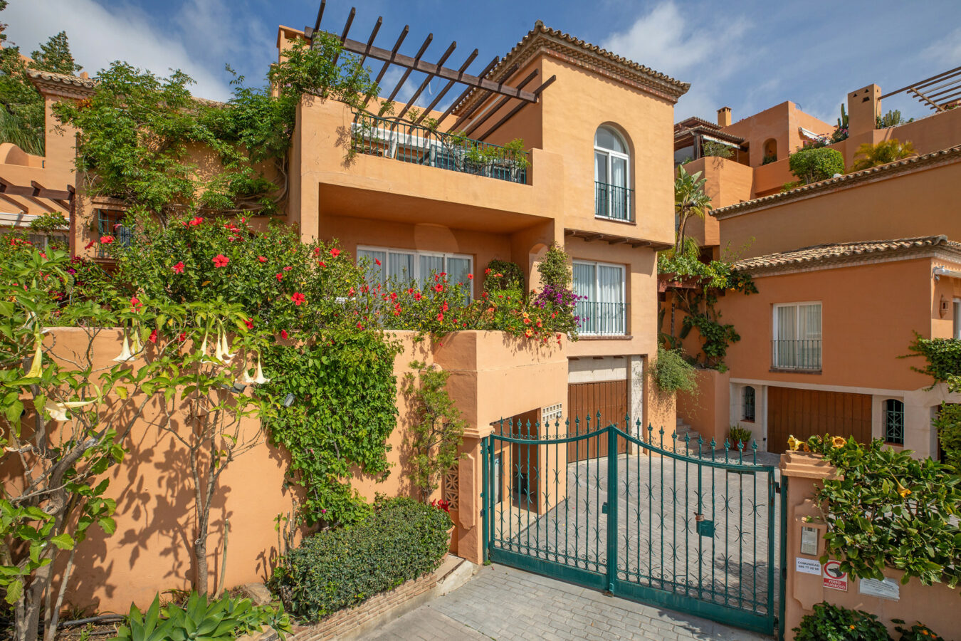 🇪🇸 For Sale  3-Bedroom Turnkey Penthouse in Nueva Andalucía, Marbella 🇪🇸