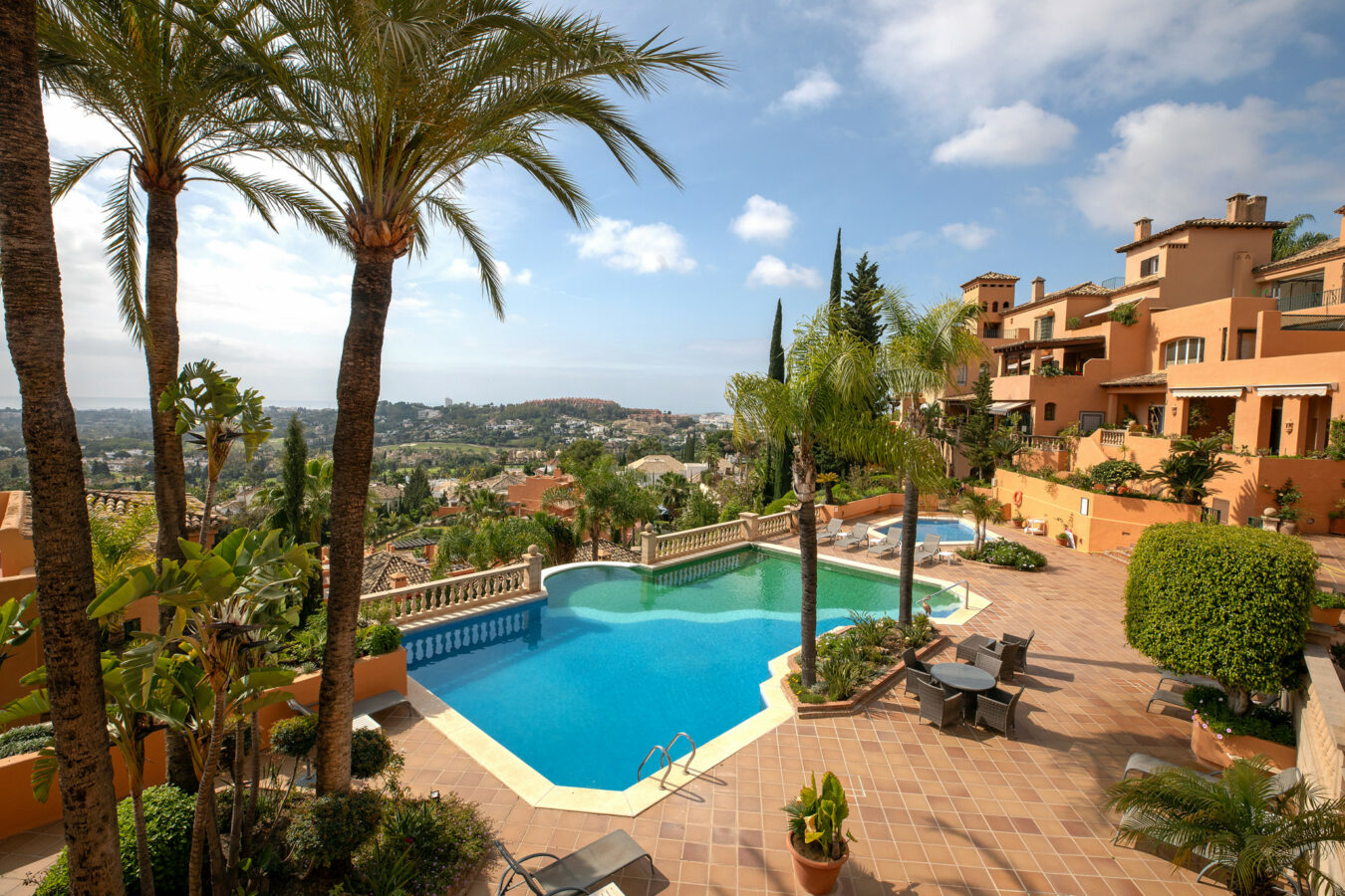 🇪🇸 For Sale  3-Bedroom Turnkey Penthouse in Nueva Andalucía, Marbella 🇪🇸