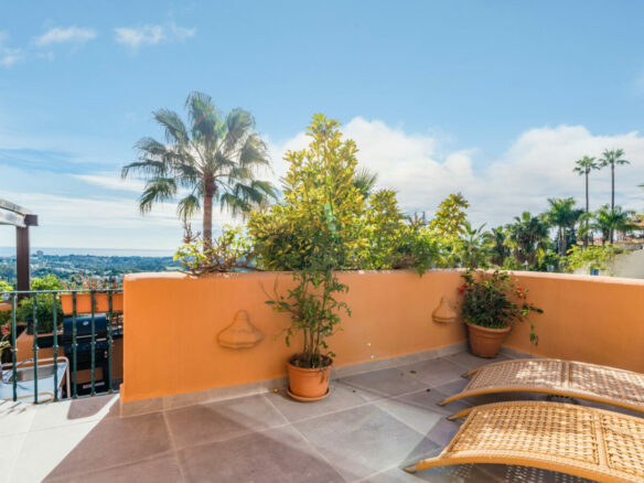 🇪🇸 For Sale  3-Bedroom Turnkey Penthouse in Nueva Andalucía, Marbella 🇪🇸