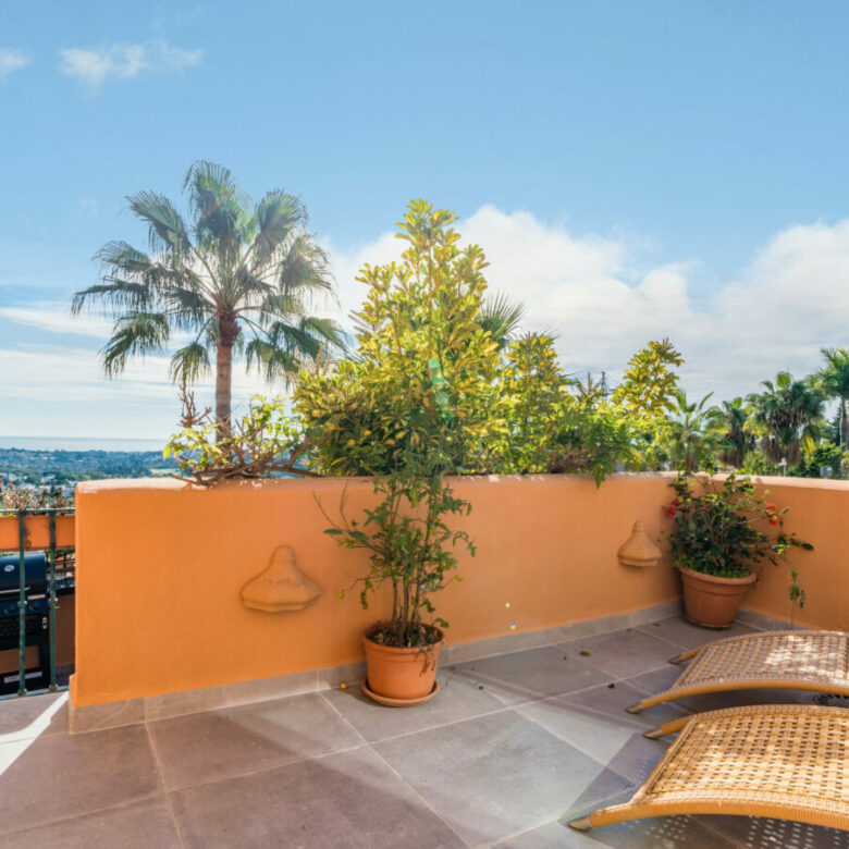 🇪🇸 For Sale  3-Bedroom Turnkey Penthouse in Nueva Andalucía, Marbella 🇪🇸