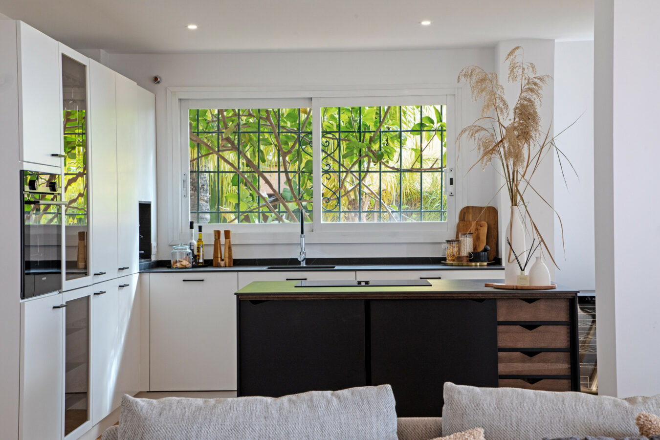 🇪🇸 For Sale  3-Bedroom Turnkey Penthouse in Nueva Andalucía, Marbella 🇪🇸