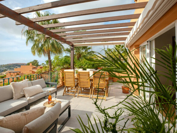 🇪🇸 For Sale  3-Bedroom Turnkey Penthouse in Nueva Andalucía, Marbella 🇪🇸