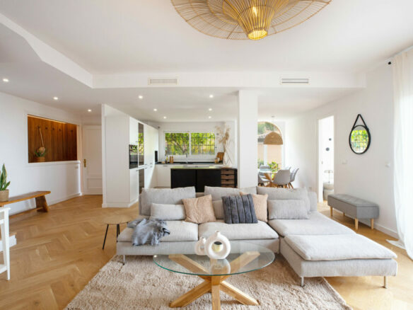 🇪🇸 For Sale  3-Bedroom Turnkey Penthouse in Nueva Andalucía, Marbella 🇪🇸