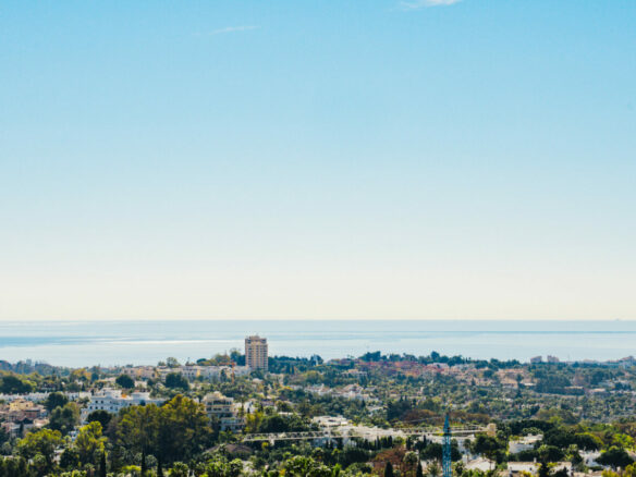 🇪🇸 For Sale  3-Bedroom Turnkey Penthouse in Nueva Andalucía, Marbella 🇪🇸