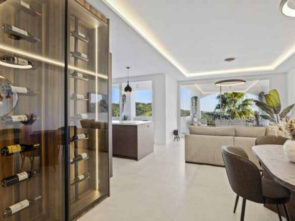 For sale 🌟 Turneky 3B Apartment with Sunny Terrace – Benahavís 🌿