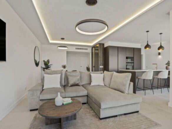 For sale 🌟 Turneky 3B Apartment with Sunny Terrace – Benahavís 🌿