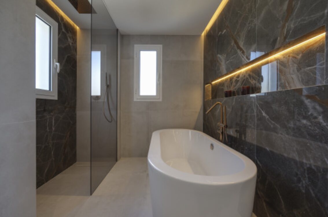 For sale 🌟 Turneky 3B Apartment with Sunny Terrace – Benahavís 🌿