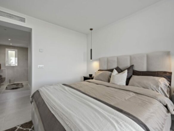 For sale 🌟 Turneky 3B Apartment with Sunny Terrace – Benahavís 🌿