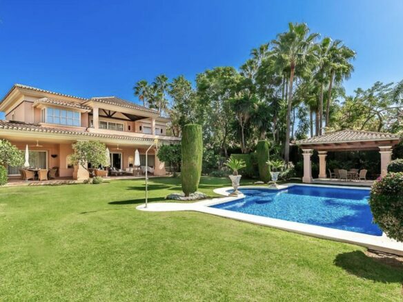 🏡 Mediterranean Villa – For Sale, Nueva Andalucía, Marbella ✨