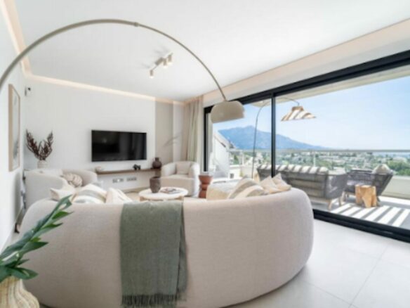 Modern Turnkey 3B Duplex Penthouse – La Quinta, Benahavís 🌿