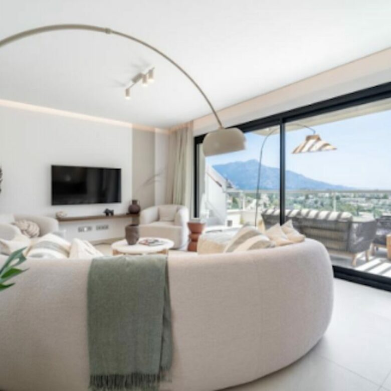 Modern Turnkey 3B Duplex Penthouse – La Quinta, Benahavís 🌿