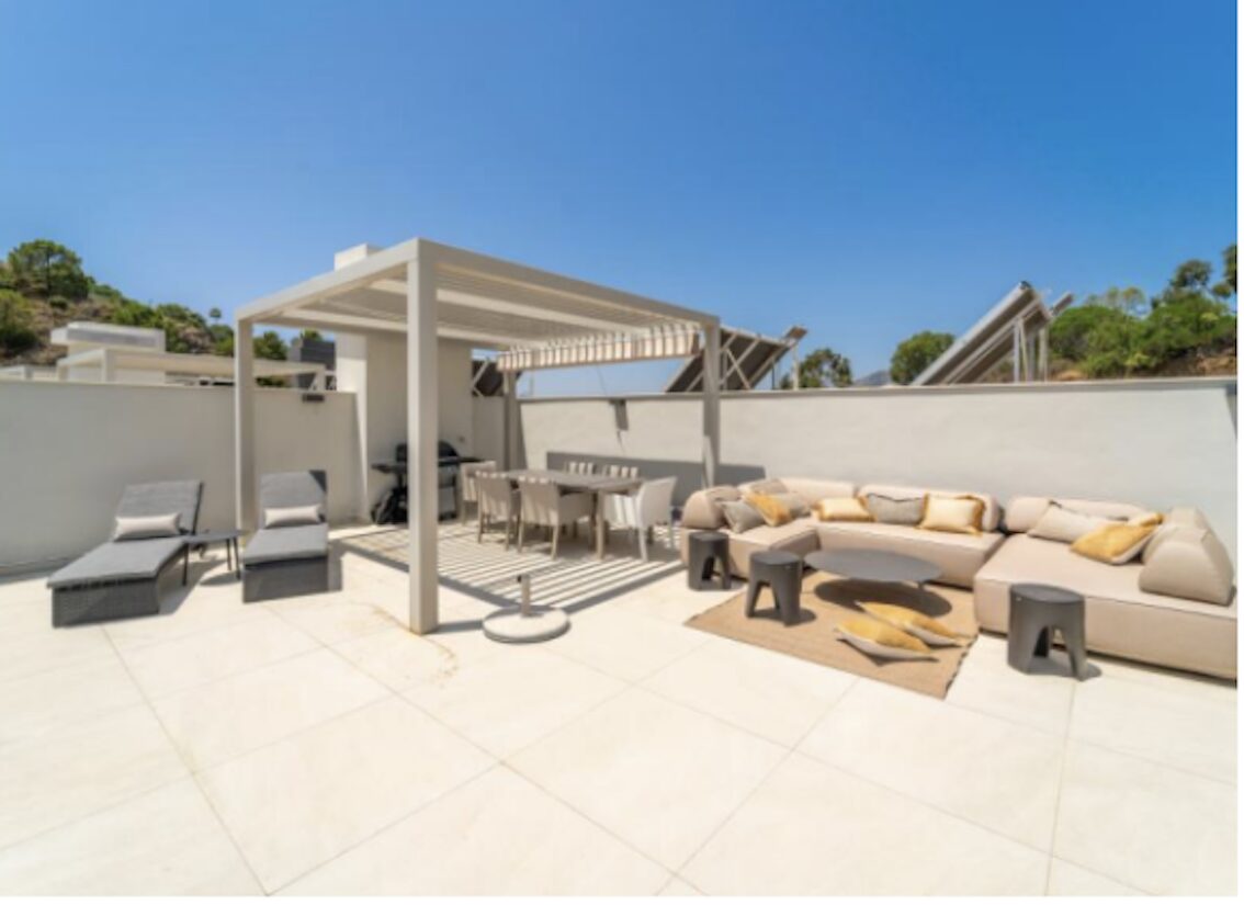 modern-turnkey-3b-duplex-penthouse-la-quinta-benahavis- 2025-10-26 at 12.15.07 Modern Turnkey 3B Duplex Penthouse – La Quinta, Benahavís 🌿