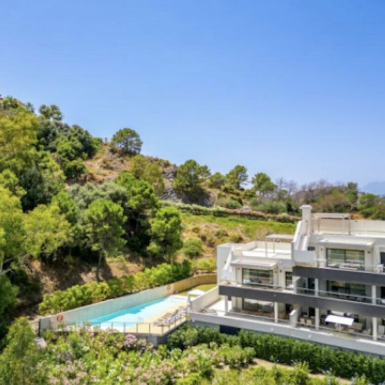 Modern Turnkey 3B Duplex Penthouse – La Quinta, Benahavís 🌿