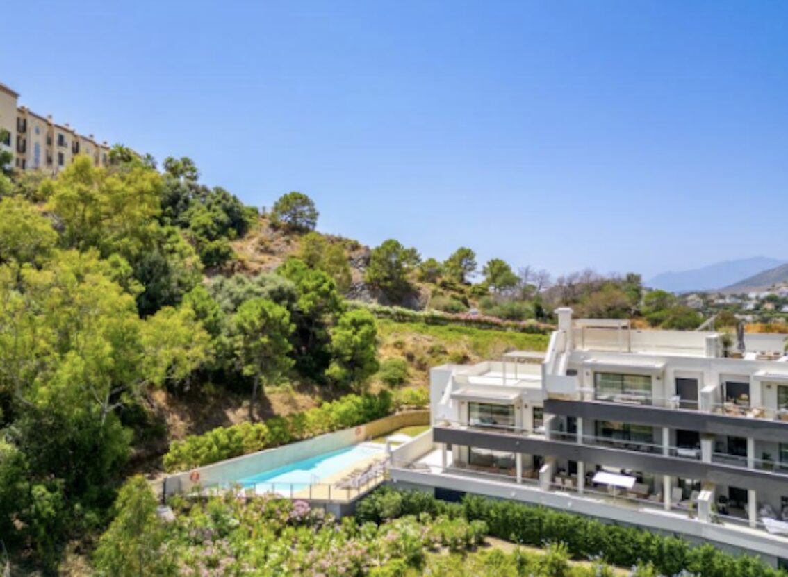 modern-turnkey-3b-duplex-penthouse-la-quinta-benahavis- 2025-10-26 at 12.15.33 Modern Turnkey 3B Duplex Penthouse – La Quinta, Benahavís 🌿