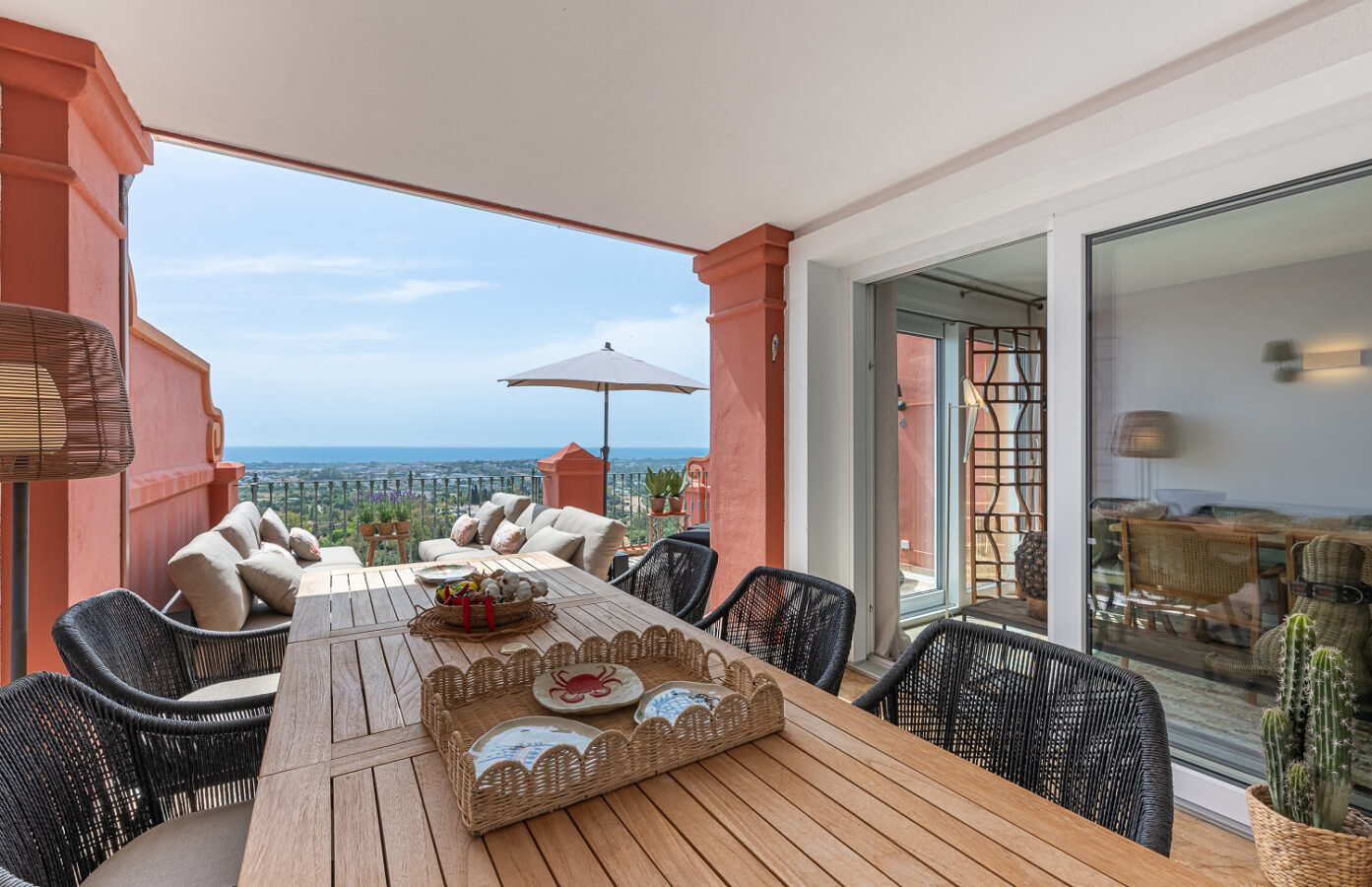 For sale 🏠 Renovated Duplex with Panoramic Sea Views in La Quinta, Benahavís 🌊