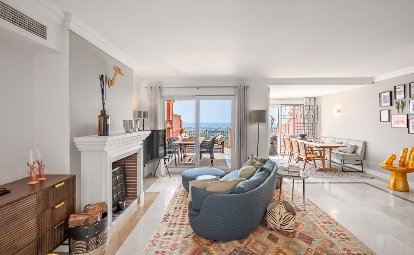 For sale 🏠 Renovated Duplex with Panoramic Sea Views in La Quinta, Benahavís 🌊