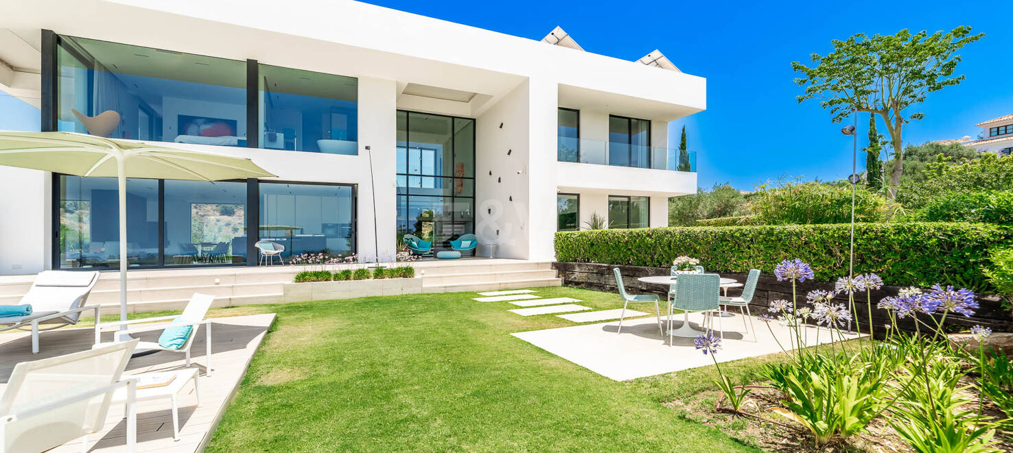 For sale –  Contemporary Villa  in Vega Colorado – Panoramic Sea & Mountain Views 🇪🇸