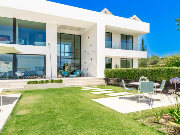 For sale –  Contemporary Villa  in Vega Colorado – Panoramic Sea & Mountain Views 🇪🇸