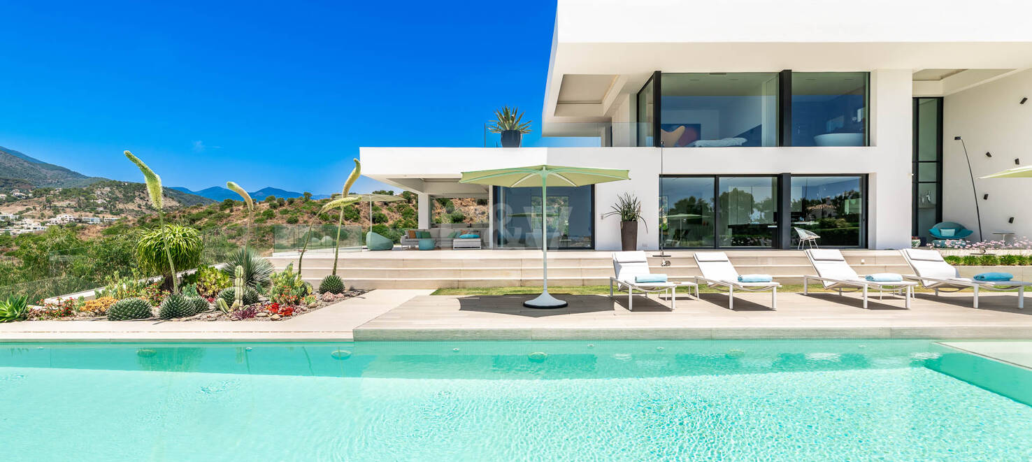 For sale –  Contemporary Villa  in Vega Colorado – Panoramic Sea & Mountain Views 🇪🇸