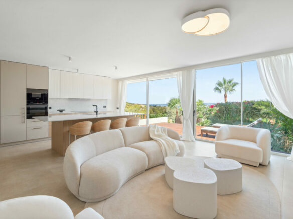 🏡 For Sale: Les Belvederes, Nueva Andalucía – Marbella 🌴☀️ 3 Bed 🛏️ | 3 Bath 🛁 | Fully Renovated ✨