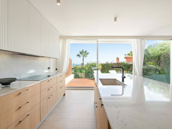 🏡 For Sale: Les Belvederes, Nueva Andalucía – Marbella 🌴☀️ 3 Bed 🛏️ | 3 Bath 🛁 | Fully Renovated ✨