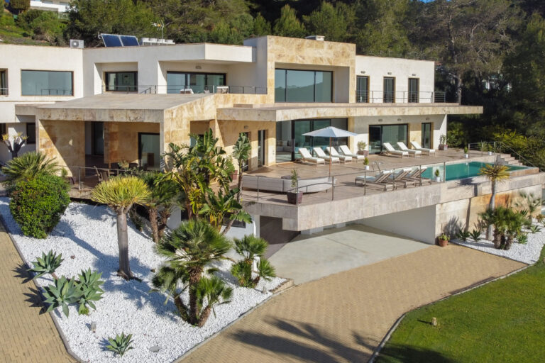 For Sale: Sotogrande Luxurious Sea View Mansion with Stunning Scenery 🌊🏡