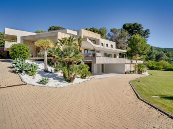 For Sale: Sotogrande Luxurious Sea View Mansion with Stunning Scenery 🌊🏡