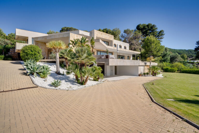 For Sale: Sotogrande Luxurious Sea View Mansion with Stunning Scenery 🌊🏡