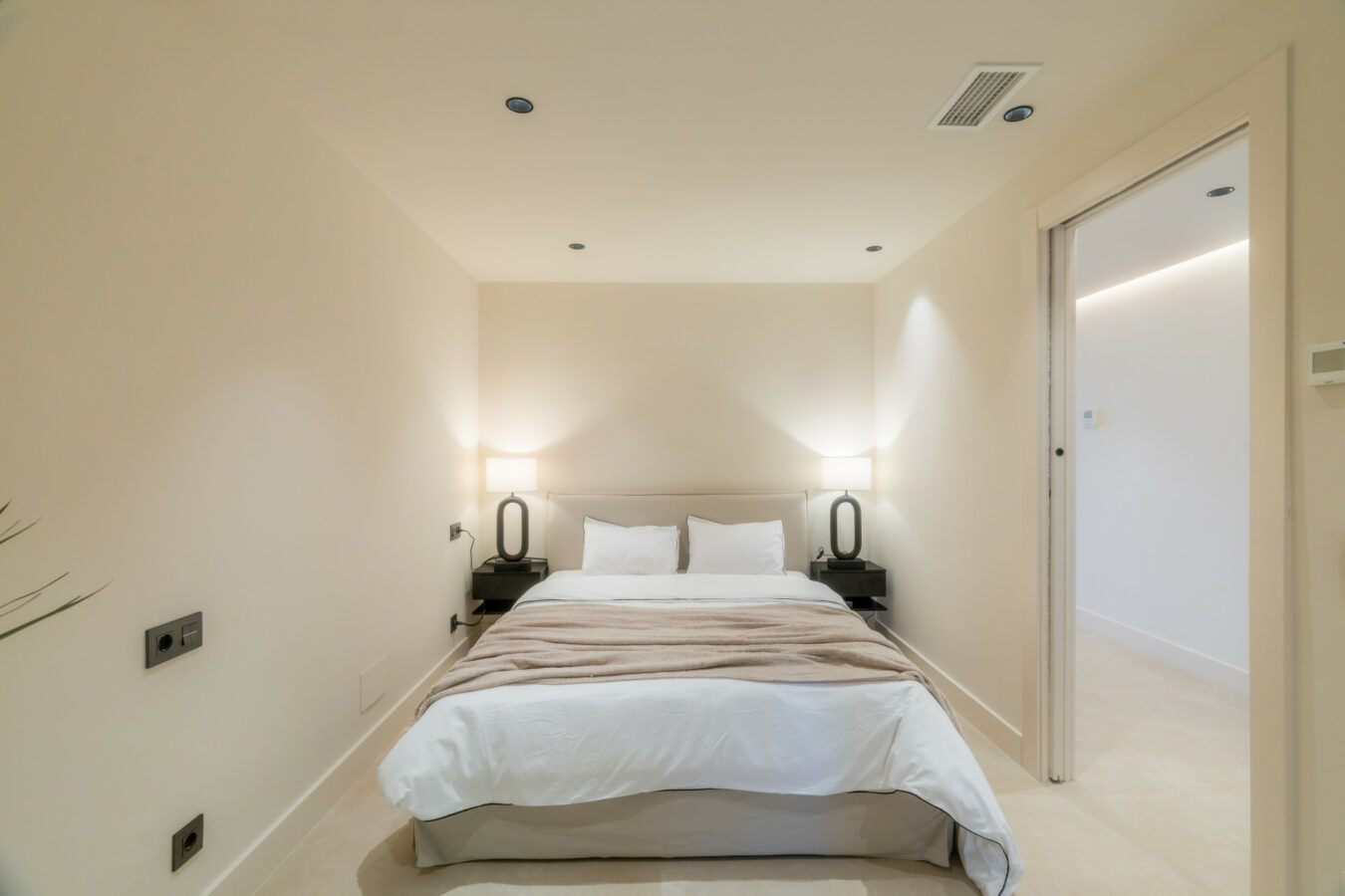 a5cc4f8e-13a9-4ffa-a369-f9a8f753802e 🏡 For Sale: Les Belvederes, Nueva Andalucía – Marbella 🌴☀️ 3 Bed 🛏️ | 3 Bath 🛁 | Fully Renovated ✨