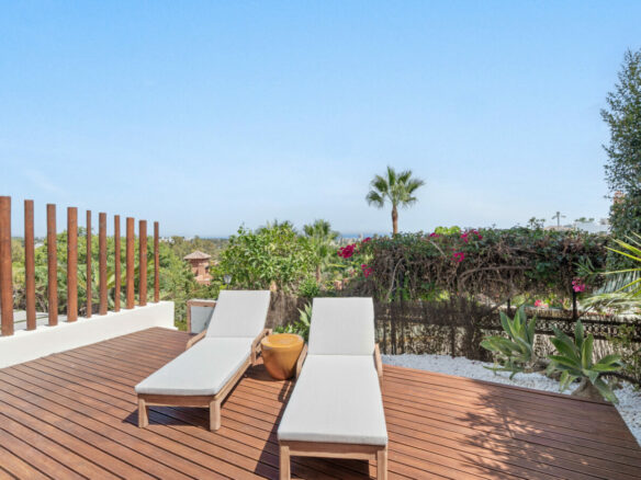 🏡 For Sale: Les Belvederes, Nueva Andalucía – Marbella 🌴☀️ 3 Bed 🛏️ | 3 Bath 🛁 | Fully Renovated ✨