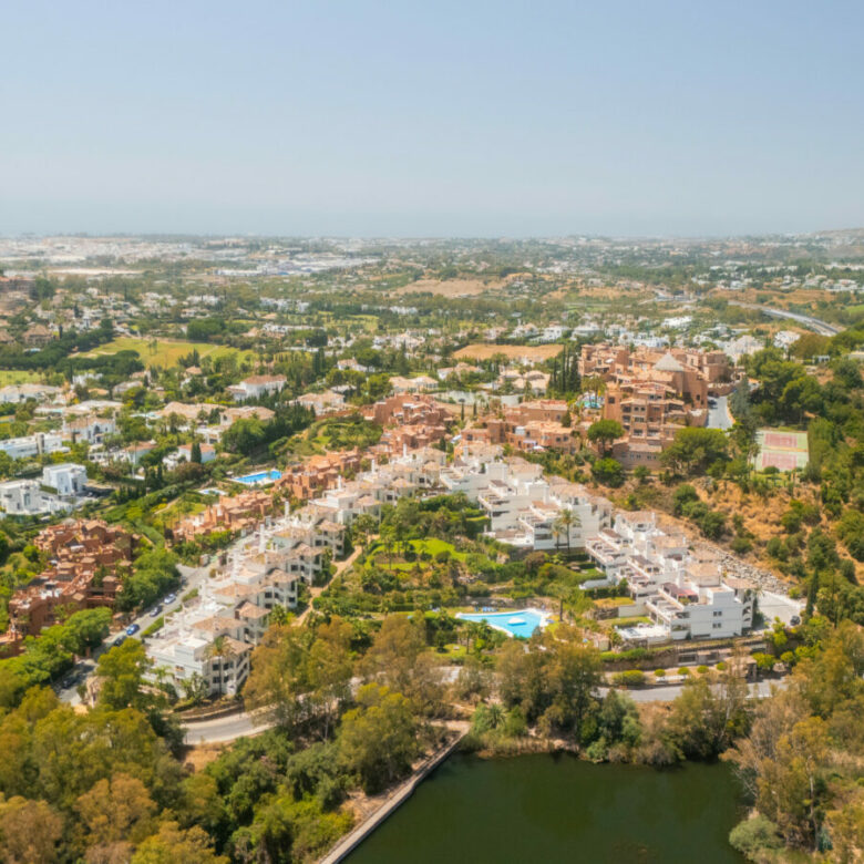 🏡 For Sale: Les Belvederes, Nueva Andalucía – Marbella 🌴☀️ 3 Bed 🛏️ | 3 Bath 🛁 | Fully Renovated ✨