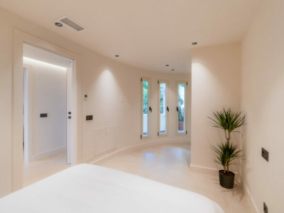 🏡 For Sale: Les Belvederes, Nueva Andalucía – Marbella 🌴☀️ 3 Bed 🛏️ | 3 Bath 🛁 | Fully Renovated ✨