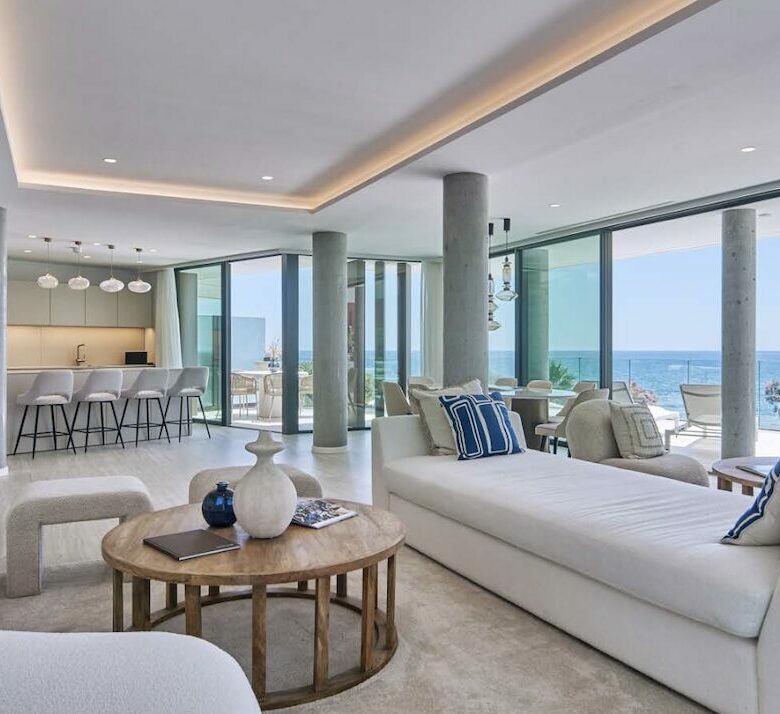For sale 🏖️ A Brand-New Beachfront Development in Estepona 🇪🇸☀️