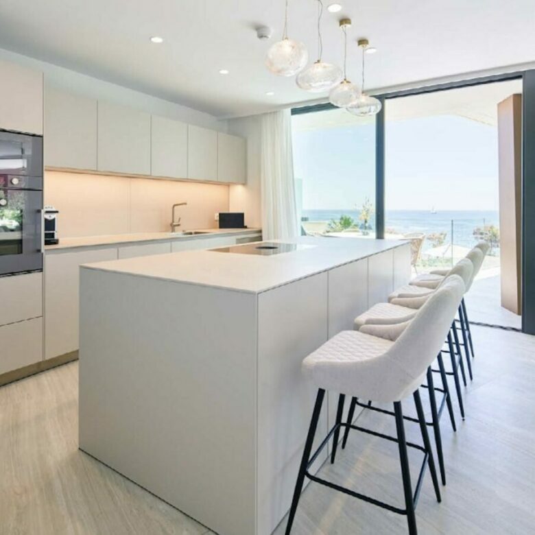 For sale 🏖️ A Brand-New Beachfront Development in Estepona 🇪🇸☀️