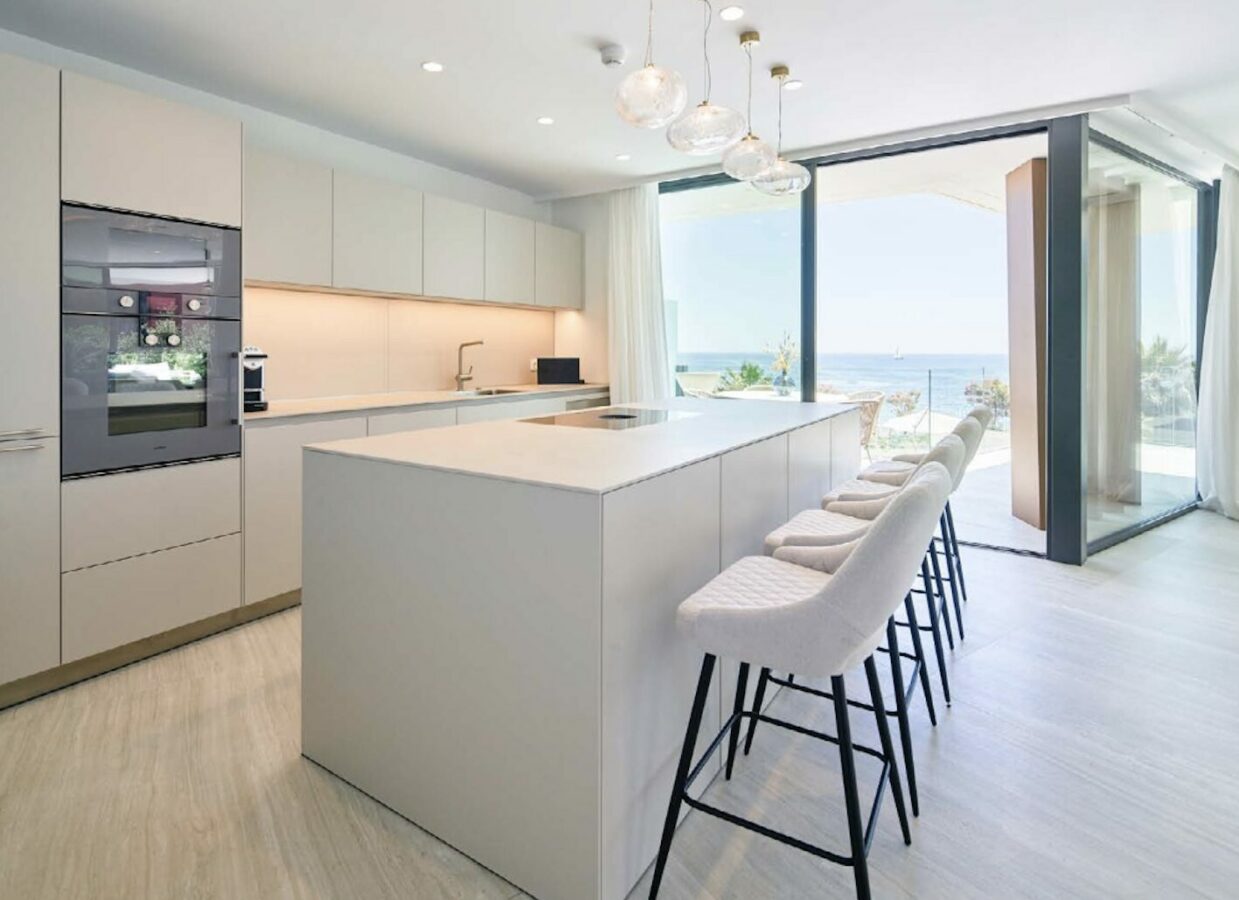 For sale 🏖️ A Brand-New Beachfront Development in Estepona 🇪🇸☀️