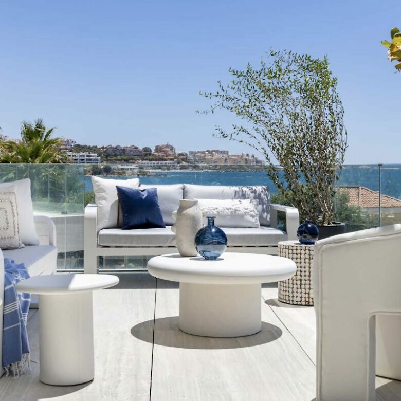 For sale 🏖️ A Brand-New Beachfront Development in Estepona 🇪🇸☀️