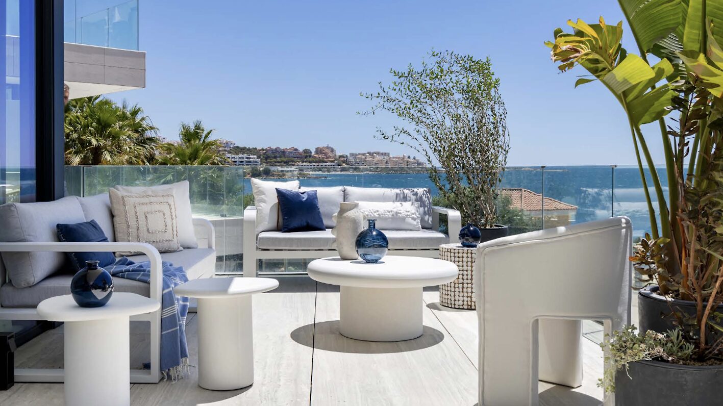For sale 🏖️ A Brand-New Beachfront Development in Estepona 🇪🇸☀️