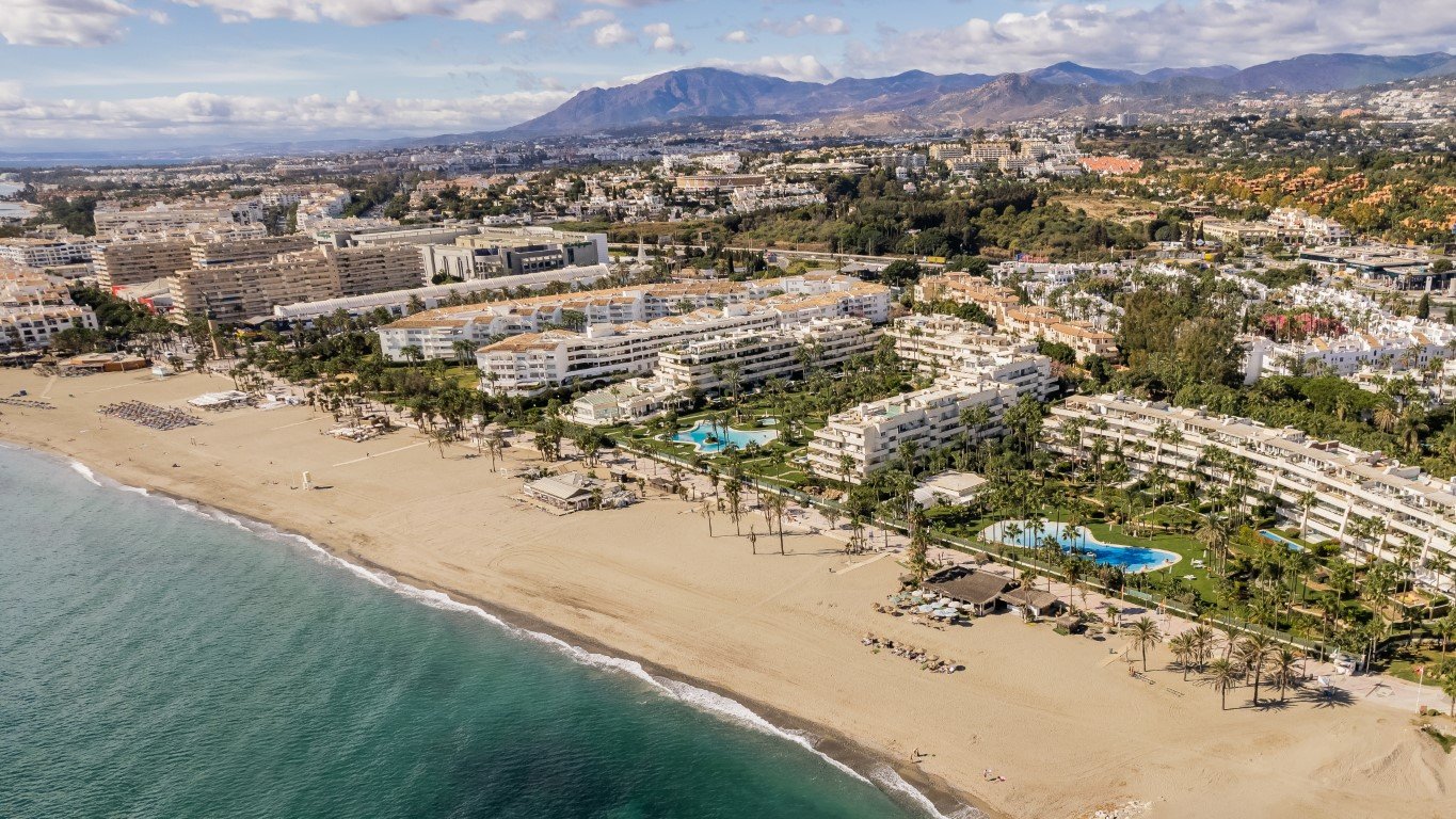 FOR SALE — PANORAMIC SEAVIEW DUPLEX 3-BED PENTHOUSE · LOS GRANADOS · PUERTO BANÚS · MARBELLA 🇪🇸