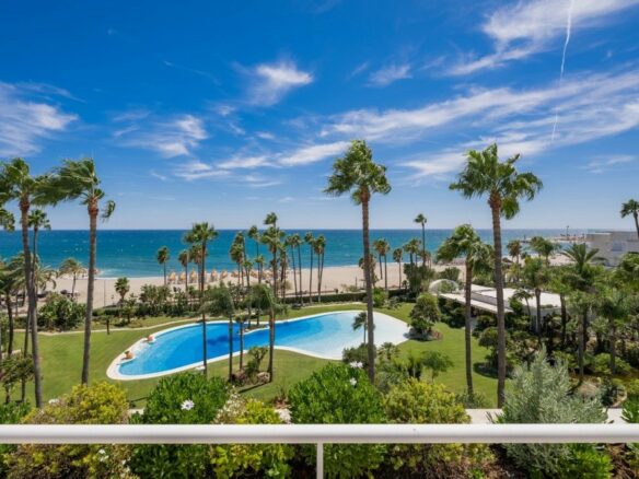FOR SALE — PANORAMIC SEAVIEW DUPLEX 3-BED PENTHOUSE · LOS GRANADOS · PUERTO BANÚS · MARBELLA 🇪🇸