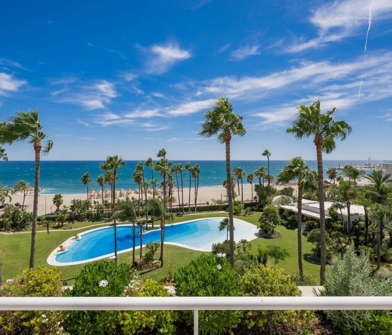 FOR SALE — PANORAMIC SEAVIEW DUPLEX 3-BED PENTHOUSE · LOS GRANADOS · PUERTO BANÚS · MARBELLA 🇪🇸