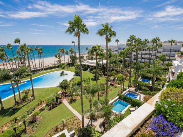 FOR SALE — PANORAMIC SEAVIEW DUPLEX 3-BED PENTHOUSE · LOS GRANADOS · PUERTO BANÚS · MARBELLA 🇪🇸