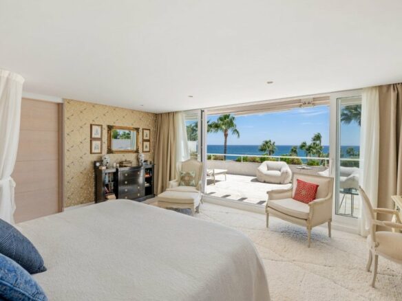 FOR SALE — PANORAMIC SEAVIEW DUPLEX 3-BED PENTHOUSE · LOS GRANADOS · PUERTO BANÚS · MARBELLA 🇪🇸