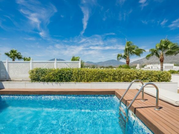 FOR SALE — PANORAMIC SEAVIEW DUPLEX 3-BED PENTHOUSE · LOS GRANADOS · PUERTO BANÚS · MARBELLA 🇪🇸
