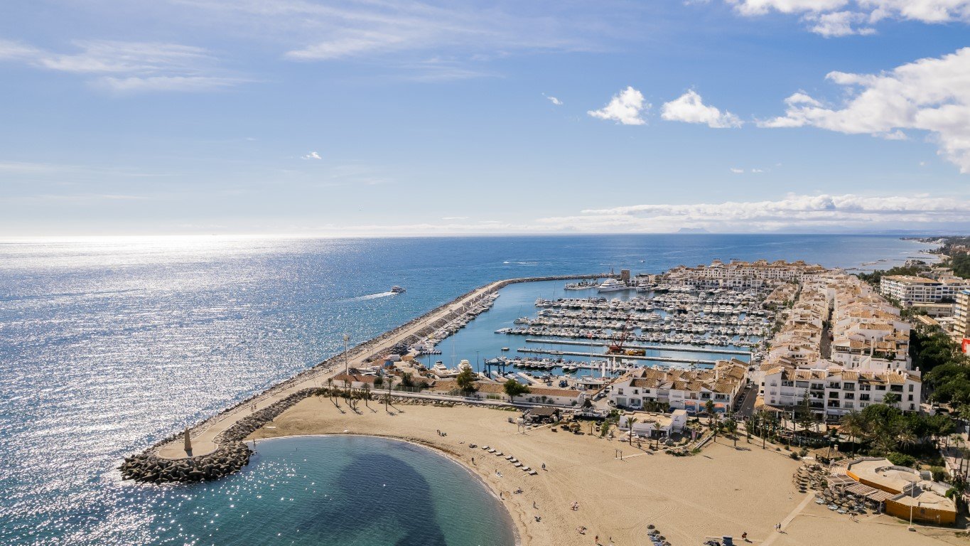 FOR SALE — PANORAMIC SEAVIEW DUPLEX 3-BED PENTHOUSE · LOS GRANADOS · PUERTO BANÚS · MARBELLA 🇪🇸