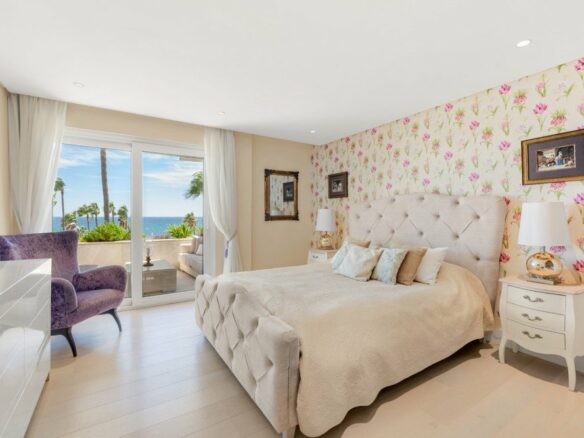 FOR SALE — PANORAMIC SEAVIEW DUPLEX 3-BED PENTHOUSE · LOS GRANADOS · PUERTO BANÚS · MARBELLA 🇪🇸