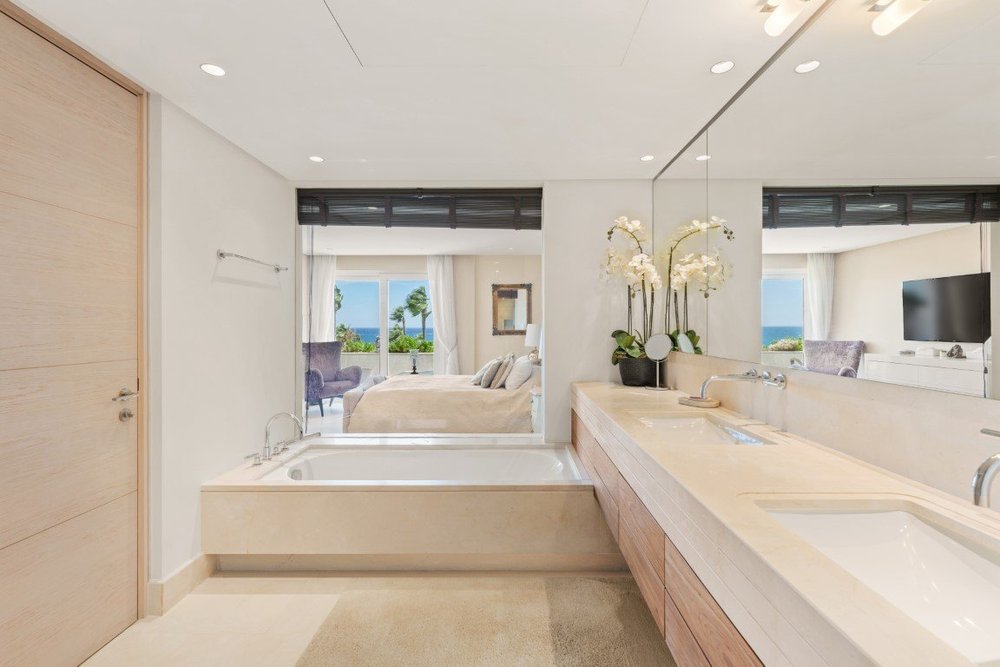 FOR SALE — PANORAMIC SEAVIEW DUPLEX 3-BED PENTHOUSE · LOS GRANADOS · PUERTO BANÚS · MARBELLA 🇪🇸